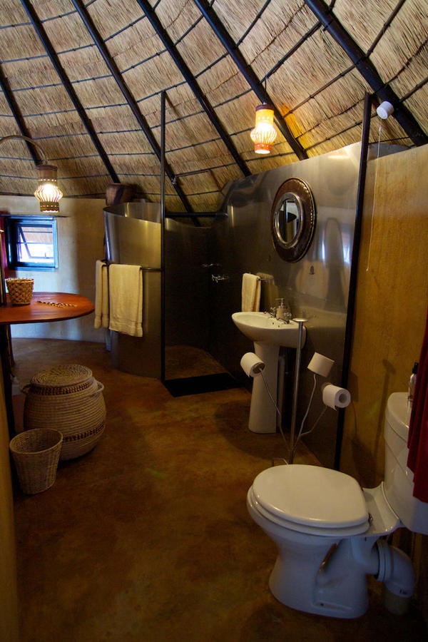 Ongula Village Homestead Lodge Omupumba Dış mekan fotoğraf